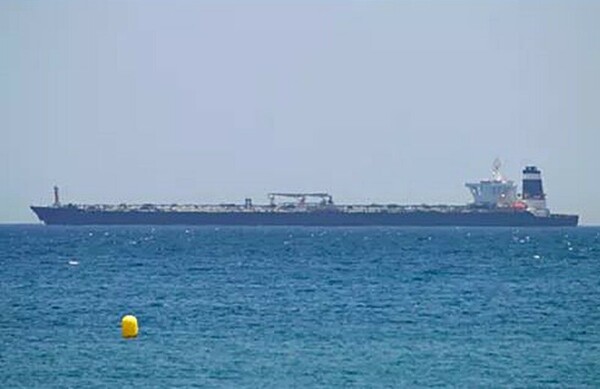Ιράν: Οι Φρουροί της Επανάστασης κατάσχεσαν πλοίο - «Μετέφερε λαθραίο πετρέλαιο»