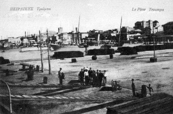Ιστορίες περιθωρίου και σεξεργασίας στην Τρούμπα και τα Βούρλα