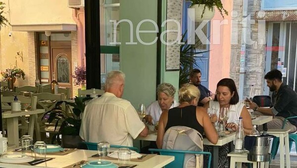 Στο Ηράκλειο για διακοπές η Μπέτι Μίντλερ