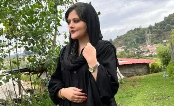 Ιράν: Καταγγελίες περί «ξυλοδαρμού» της 22χρονης που πέθανε μετά τη σύλληψή της - Διαψεύδει η αστυνομία