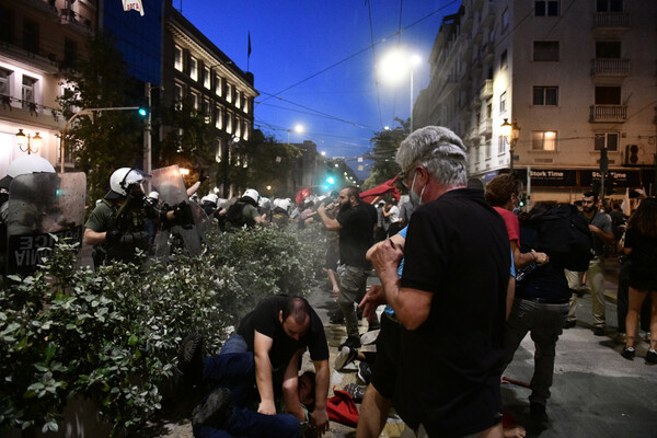 Επεισόδια σε συλλαλητήριο φοιτητών στο κέντρο της Αθήνας