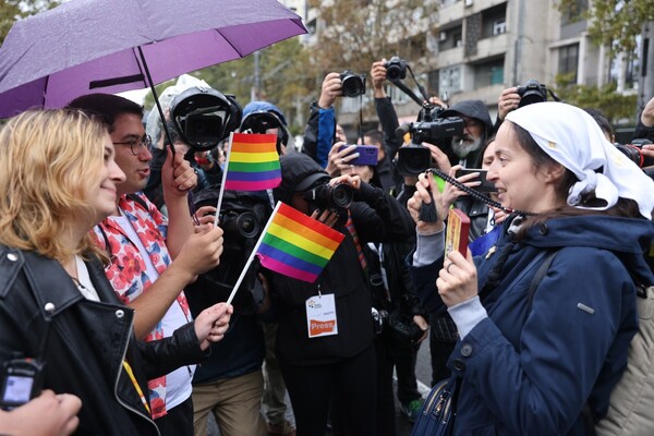 EuroPride 2022: Έγινε η πορεία υπερηφάνειας στο Βελιγράδι- Ένταση και προσαγωγές