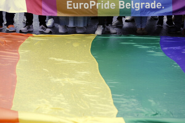Σερβία: Δεκάδες συλλήψεις μετά τα επεισόδια για την πορεία του Pride - «Αποφύγαμε τα σοβαρά»