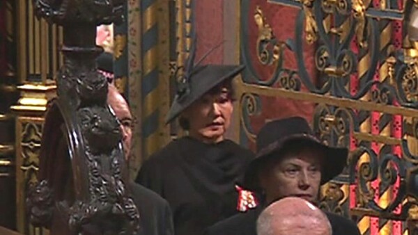 Τι γύρευε η Σάντρα Ο στην κηδεία της βασίλισσας Ελισάβετ;