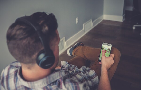 Το Spotify θα πουλάει πλέον audiobooks- και μπορείτε να τα κρατήσετε για πάντα