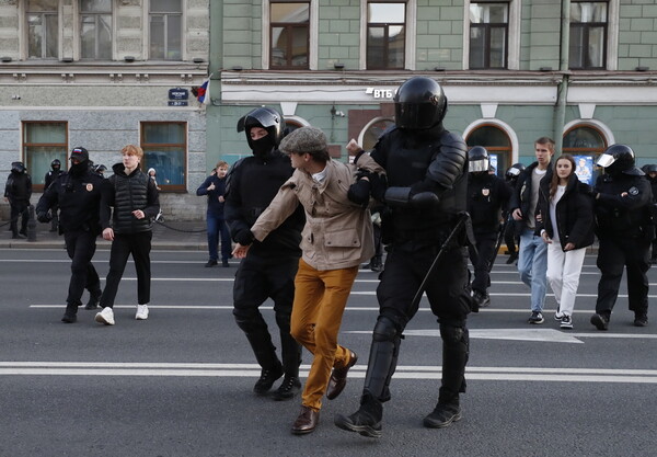 Ρωσία: «Πάνω από 730 συλλήψεις» σήμερα σε διαδηλώσεις κατά της επιστράτευσης
