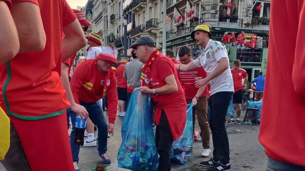 Ουαλοί φίλαθλοι καθάρισαν τα σκουπίδια τους πριν τον αγώνα με το Βέλγιο - «Chapeau, παράδειγμα προς μίμηση» 