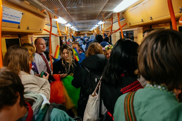 Ουκρανία: Ένα διαφορετικό Pride στο Χάρκοβο- Έγινε μέσα στο μετρό