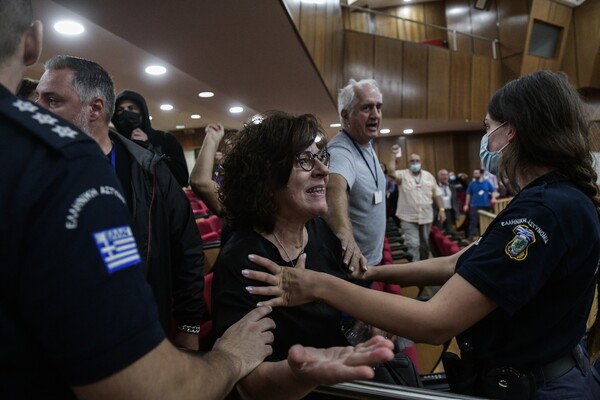 Ένταση στη δίκη της Χρυσής Αυγής - «Μαζέψτε τους φασίστες» φώναζε η Μάγδα Φύσσα