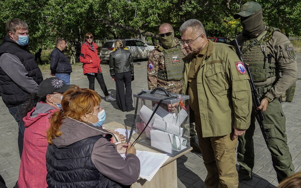 Τα παράνομα δημοψηφίσματα στην Ουκρανία «έδειξαν» προσάρτηση στη Ρωσία - Η απάντηση της Δύσης