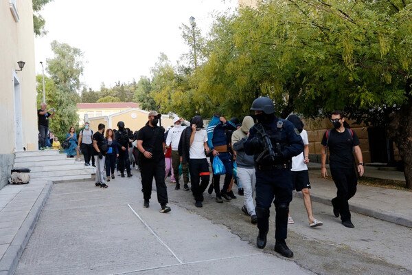 Πολυτεχνειούπολη: Στον εισαγγελέα οι 22 συλληφθέντες