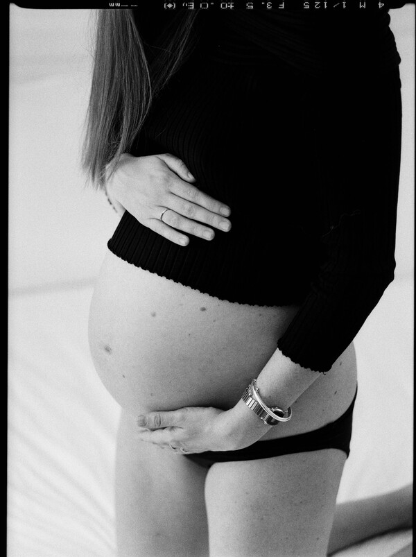 Εγκυμοσύνη και «παντοτινά χημικά»: Το έμβρυο επηρεάζεται στα πρώτα στάδια της κύησης 