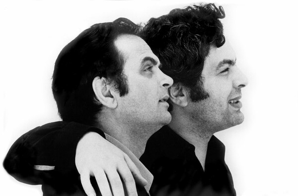 10 μεγάλα άλμπουμ του «έντεχνου» ελληνικού τραγουδιού από το 1972