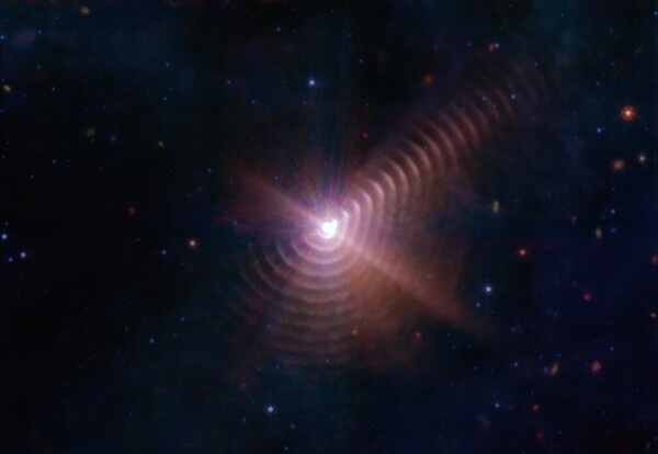 Τηλεσκόπιο James Webb: Εντυπωσιακή εικόνα από το «κοσμικό αποτύπωμα» δύο γιγάντιων αστέρων