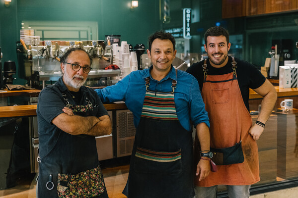 Kaya: Στο espresso bar που πριν από δέκα χρόνια έμαθε την Αθήνα να πίνει καλό καφέ