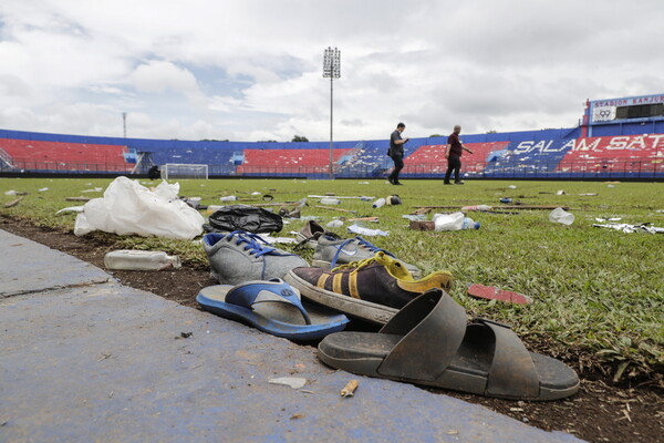 Ινδονησία: Αποκαλύφθηκε η (κύρια) αιτία της τραγωδίας με τους 130 νεκρούς στο γήπεδο