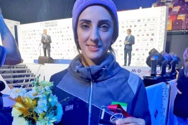 Διεθνής Αμνηστία: «Θαρραλέα» η Ιρανή αθλήτρια που αγωνίστηκε χωρίς χιτζάμπ