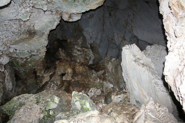 Η υποχώρηση των υδάτων στη Μεγάλη Πρέσπα αποκάλυψε 40 άγνωστα σπήλαια