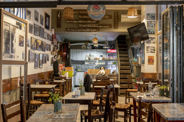 Καφενείο Καστέλλο: Ένα καρπαθιώτικο στέκι που μετρά 40 χρόνια στην Αθήνα