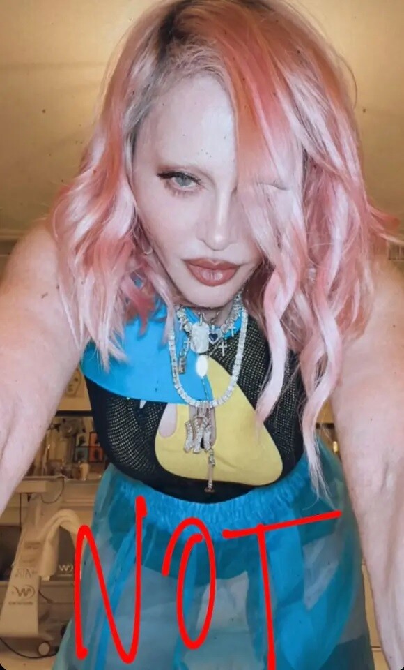 Η Μαντόνα δήλωσε πως δεν έχει κάνει περιτομή- Το αλλόκοτο ποστ με selfies στο Instagram 