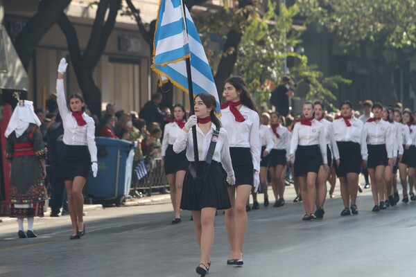 28η Οκτωβρίου: Η μαθητική παρέλαση της Θεσσαλονίκης σε εικόνες