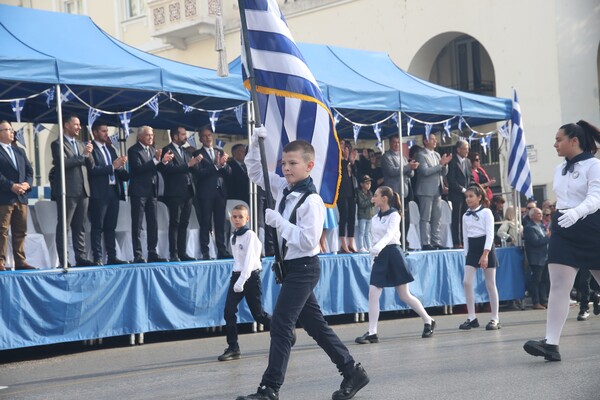 28η Οκτωβρίου: Η μαθητική παρέλαση της Θεσσαλονίκης σε εικόνες