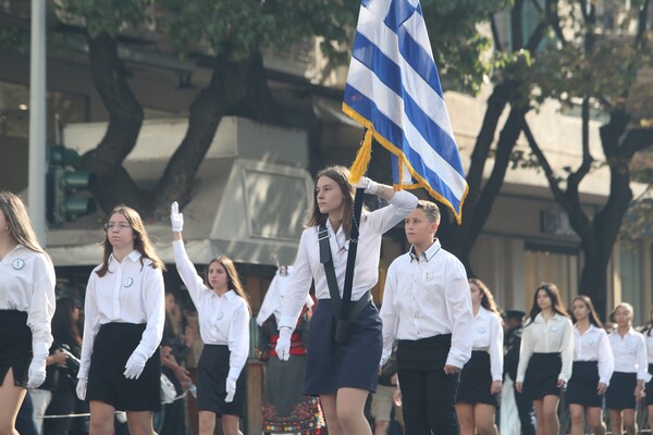 28η Οκτωβρίου: Η μαθητική παρέλαση της Θεσσαλονίκης σε εικόνες