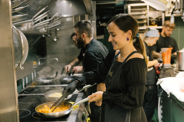 ΣΑΒΒΑΤΟ Alex the Fresh Pasta Bar: Η σεφ που αγαπούν οι μακαρονάδες άλλαξε γειτονιά αλλά όχι συνήθειες