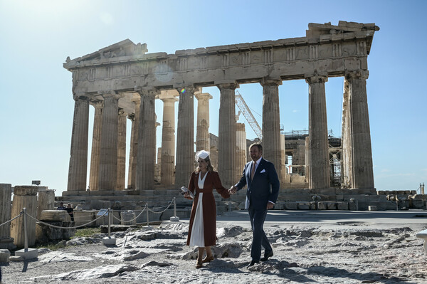 Στην Ακρόπολη το βασιλικό ζεύγος της 