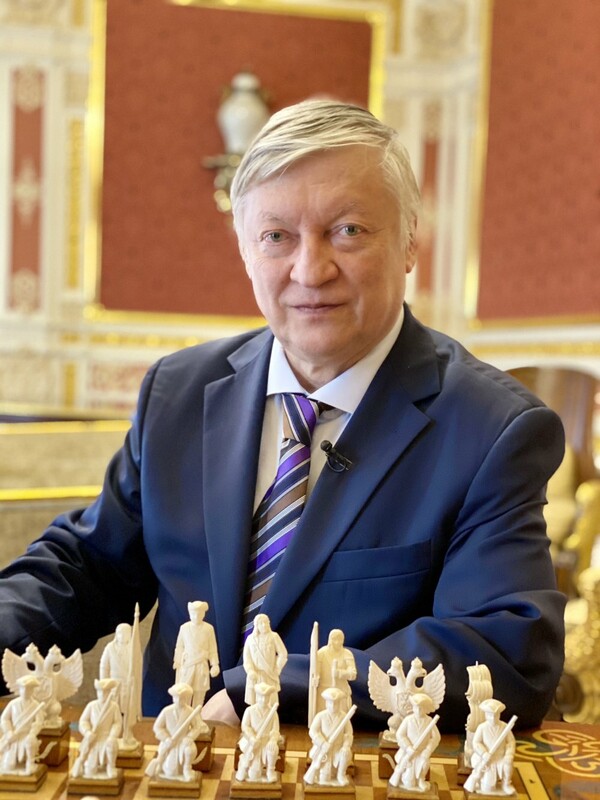 Ρωσία: «Σε τεχνητό κώμα» ο γκραν μάστερ του σκακιού Ανατόλι Κάρποφ