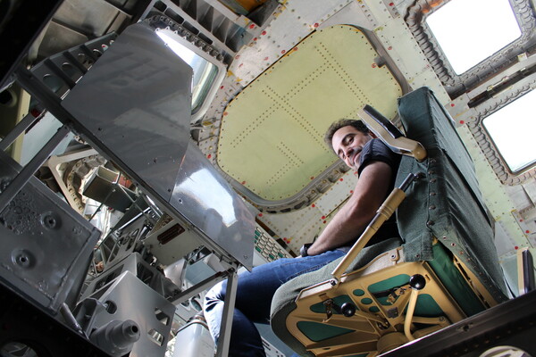 Αδριανός Γολέμης: Ο γιατρός των αστροναυτών που ονειρεύεται να πάει στο διάστημα
