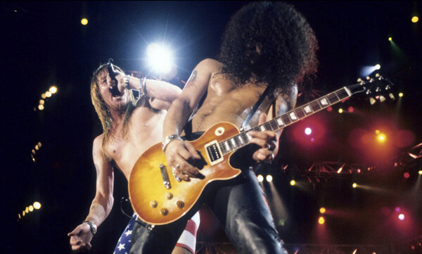 Οι Guns N’ Roses κυκλοφόρησαν την νέα εκδοχή του κλασικού «November Rain»