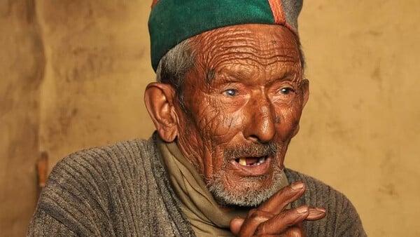 Πέθανε σε ηλικία 105 ετών «ο πρώτος ψηφοφόρος της Ινδίας»