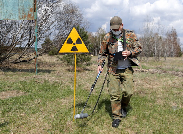Ukrainians prep for a possible Russian nuclear attack