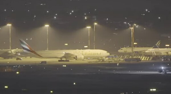 Emirates: Συνοδεία μαχητικών προσγειώθηκε στo Ελ. Βενιζέλος η δεύτερη πτήση- Live εικόνα