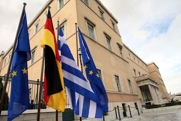 Έρευνα: Το 56% των Ελλήνων έχει αρνητική γνώμη για τη Γερμανία- «Πιο υποστηρικτική» προς την Τουρκία