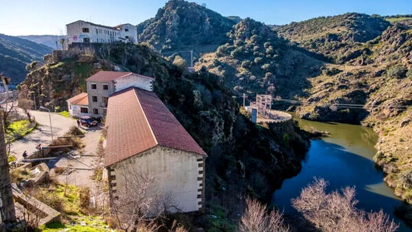 Πωλείται ισπανικό χωριό έναντι 260.000 ευρώ
