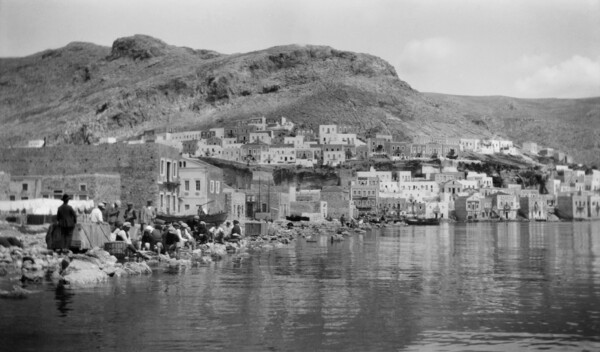 Ο φακός της Έλλης Παπαδημητρίου στην Ελλάδα του 20ου αιώνα