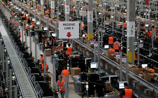 New York Times: Η Amazon ετοιμάζεται να απολύσει 10.000 εργαζομένους