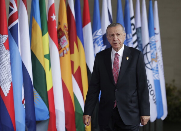 «Ευχαριστώ» Ερντογάν σε Ελλάδα, ΗΠΑ και άλλες χώρες για την Κωνσταντινούπολη - Με ένα tweet «άδειασε» τον Σοϊλού 