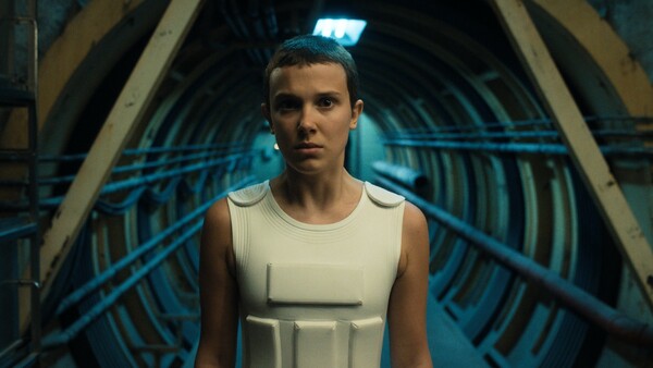 Η πρωταγωνίστρια του Stranger Things δεν πιστεύει πια ότι η Γη είναι επίπεδη