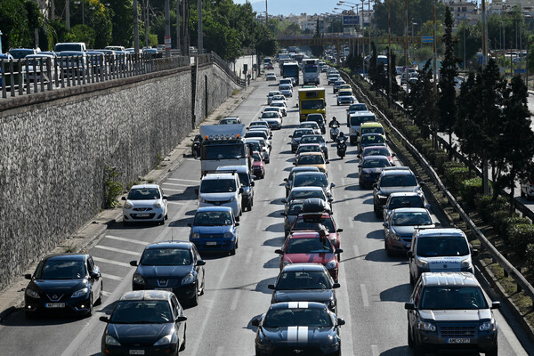 Καραμπόλα επτά αυτοκινήτων στον Κηφισό - Κυκλοφοριακή συμφόρηση στο σημείο