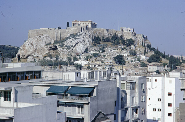 Μερικές ακόμα σπάνιες φωτογραφίες από την Αθήνα του '60