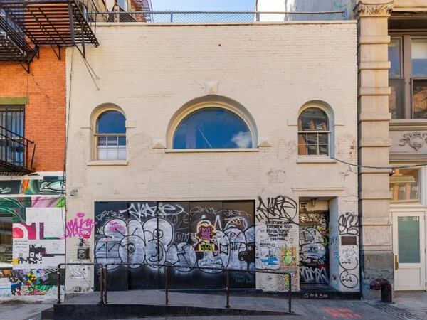 Νέα Υόρκη: Νοικιάζεται το διαμέρισμα όπου έζησε ο Ζαν-Μισέλ Μπασκιά - Έναντι 60.000 δολ. μηνιαίως 