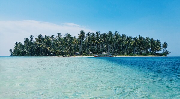Προς πώληση συστάδα νησιών στο «Κοραλλιογενές Τρίγωνο» της Ινδονησίας
