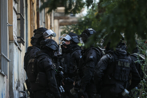 Αστυνομική επιχείρηση στα Προσφυγικά: 78 συλλήψεις από την ΕΛΑΣ, τραυματίστηκαν 7 αστυνομικοί