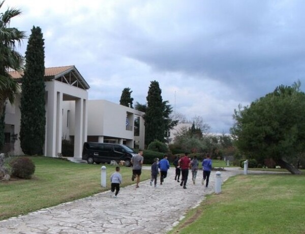 Καλαμάτα: Κατασχέθηκαν λογιστικά βιβλία και περίστροφο σε δομή της «Κιβωτού του Κόσμου»