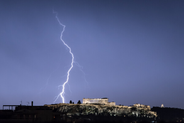 Κακοκαιρία Ariel: Καταιγίδες, κεραυνοί και θυελλώδεις άνεμοι- Έκτακτο δελτίο επικίνδυνων καιρικών φαινομένων