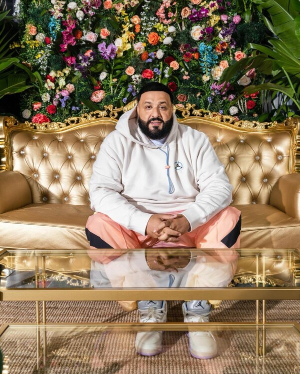 Ο Drake χάρισε στον DJ Khaled λεκάνες τουαλέτας $20.000 για τα γενέθλιά του: «Το καλύτερο δώρο»