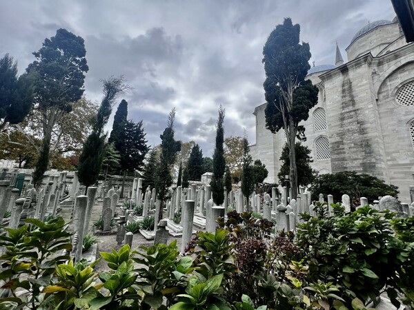 Τάφοι